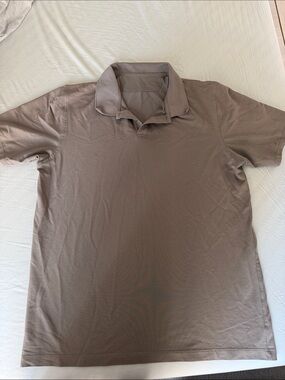 Lululemon polo in taupe